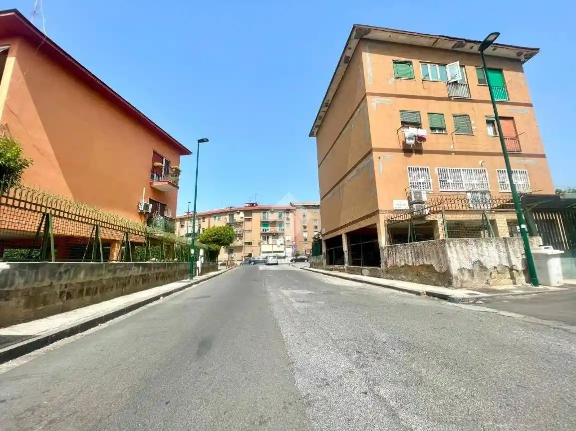 Appartamento in vendita a Napoli