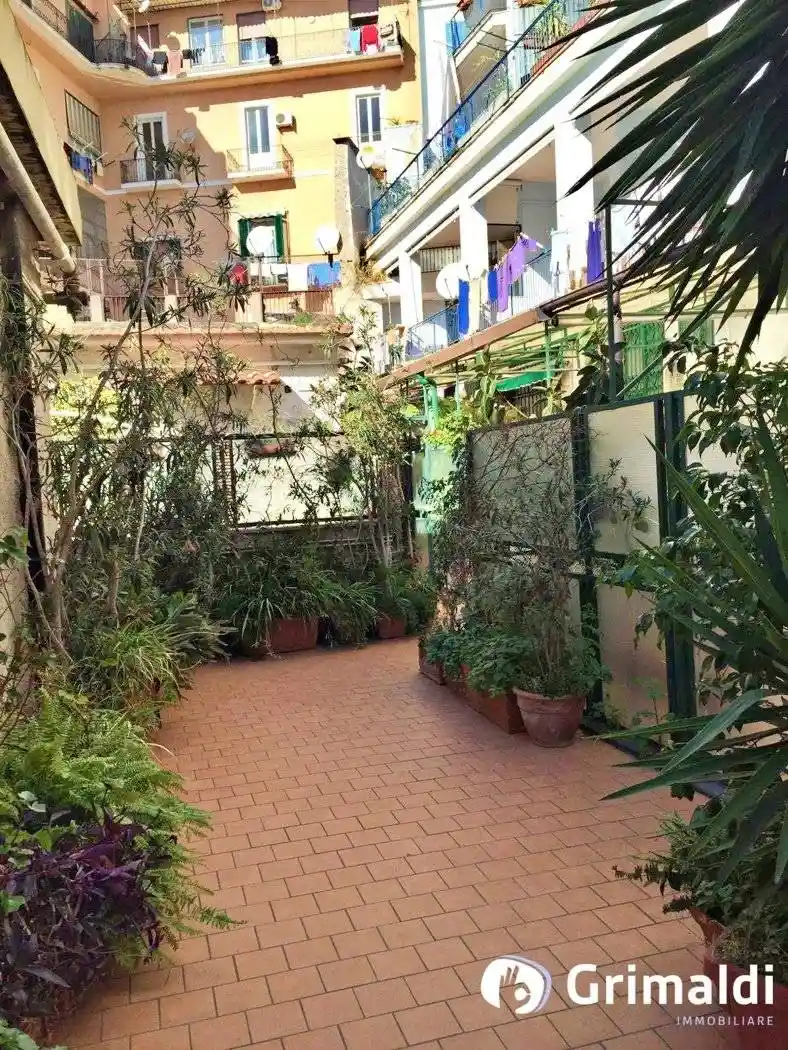 Appartamento in affitto a Napoli
