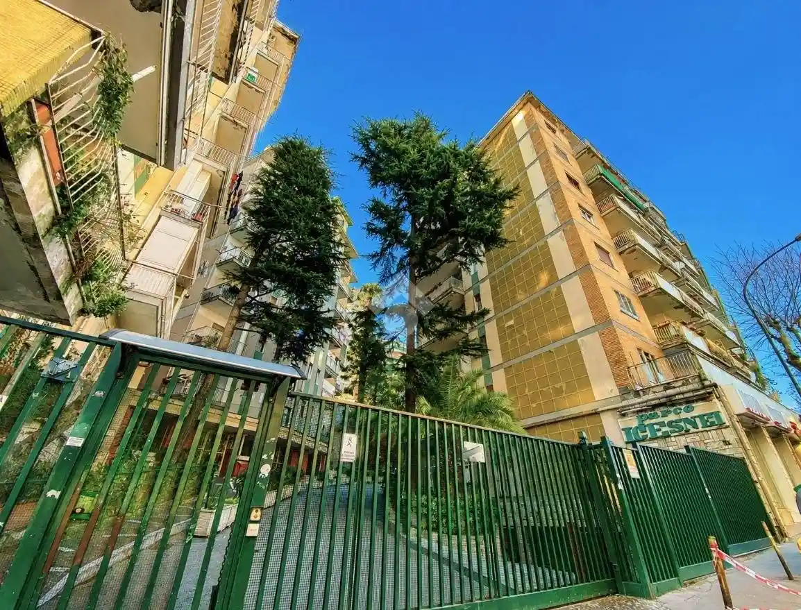 Appartamento in vendita a Napoli