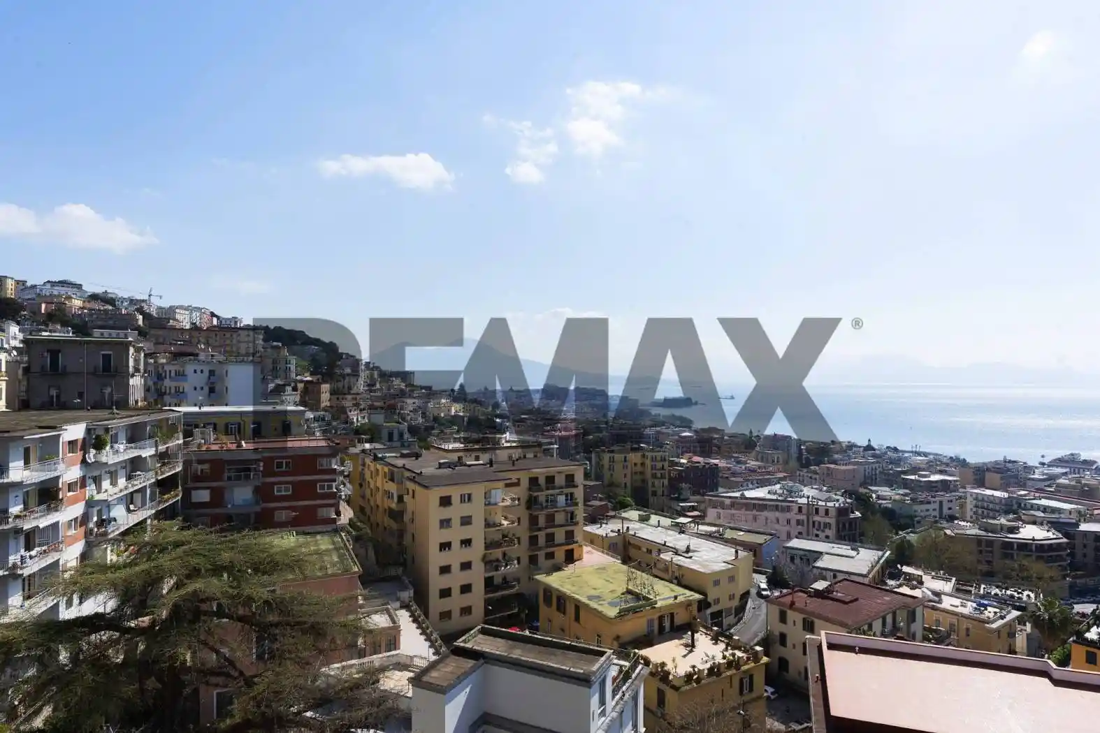Appartamento in vendita a Napoli