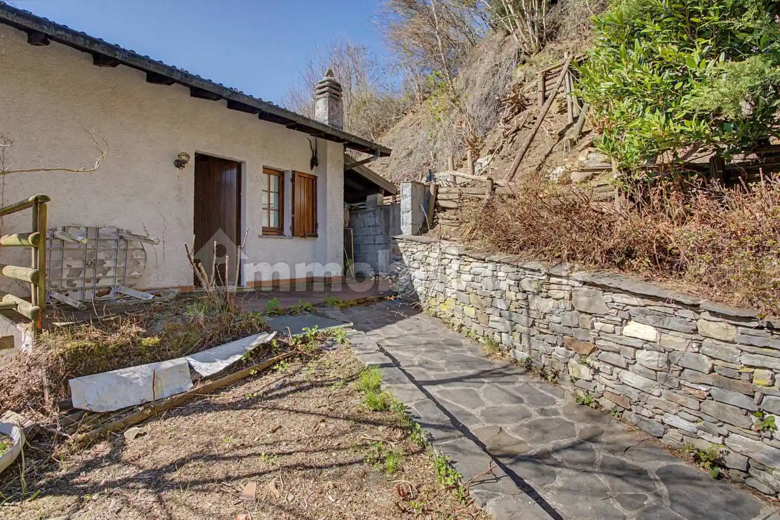Casa indipendente in vendita a Maccagno con Pino e Veddasca