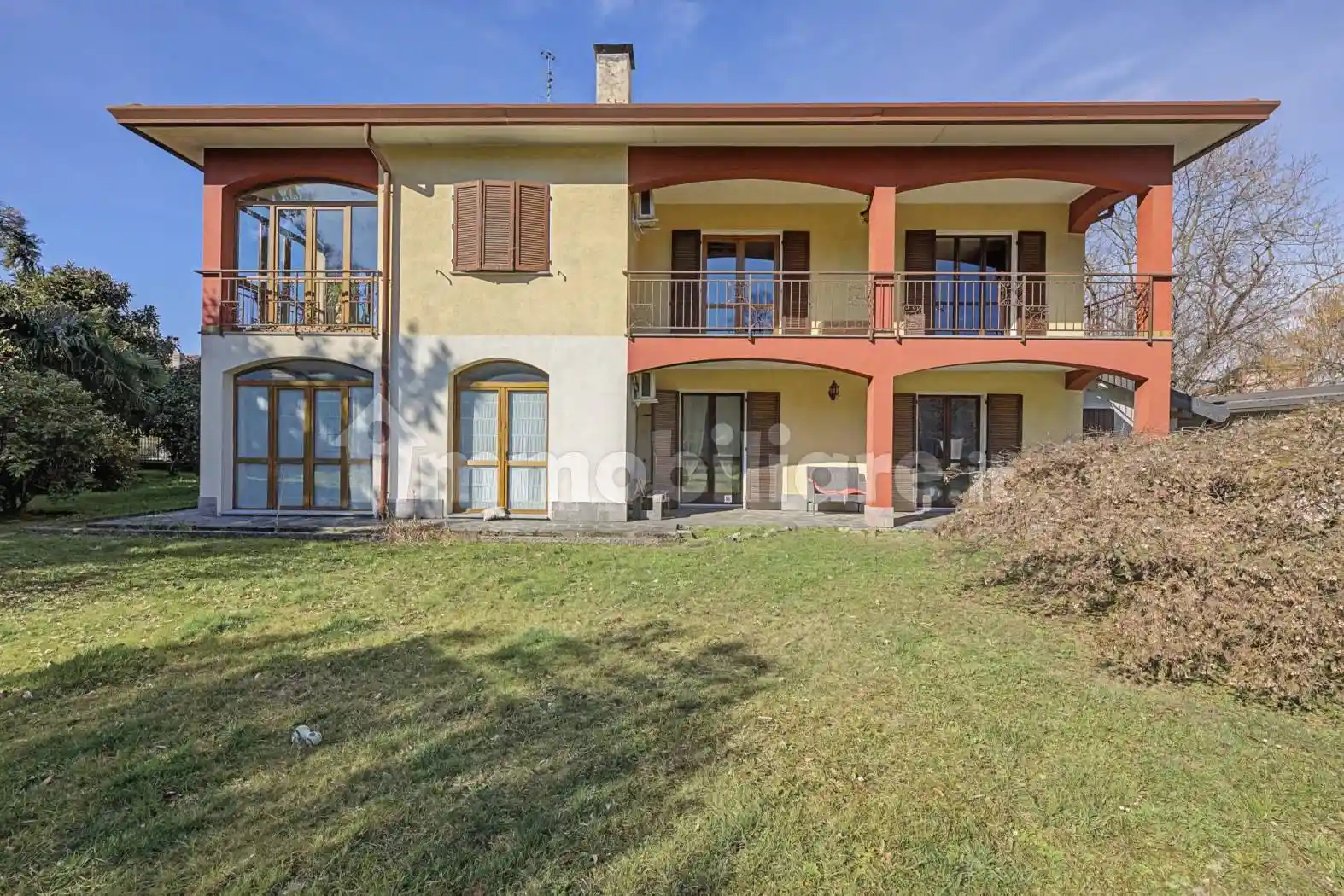 Villa in vendita a Luino