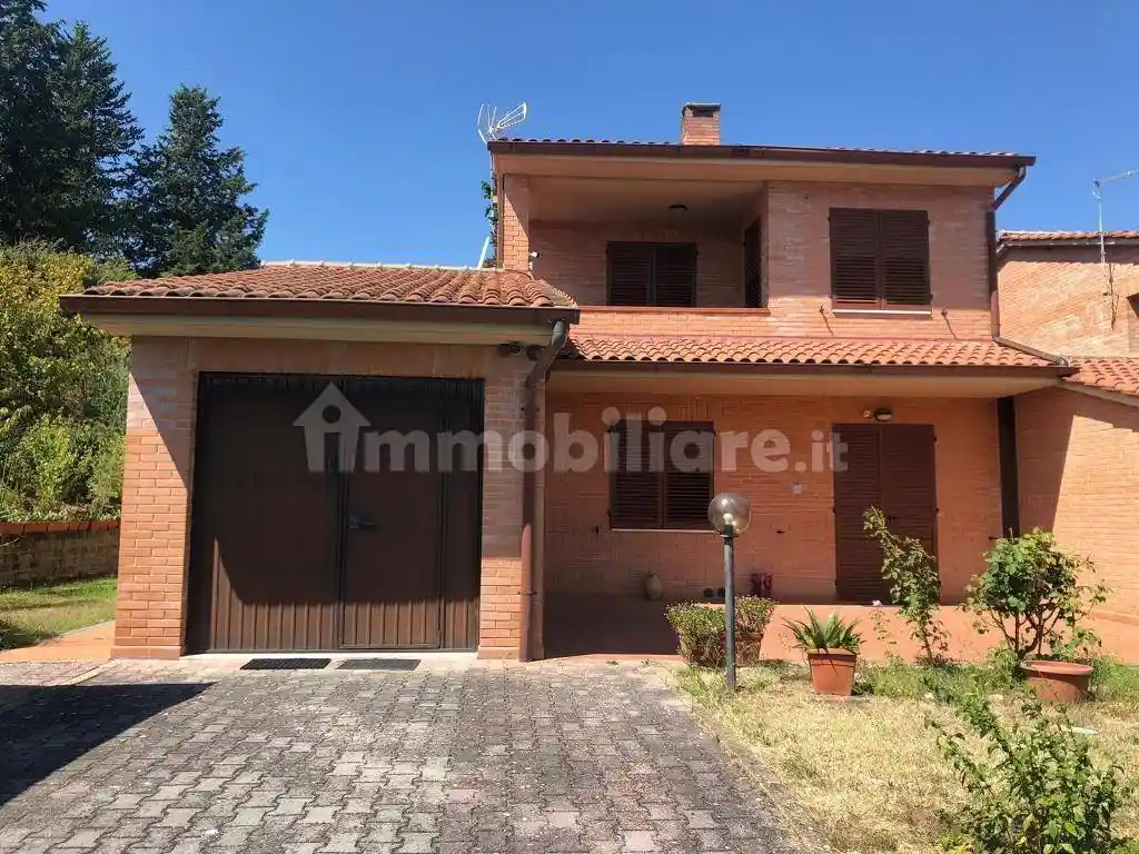 Villa in vendita a Castelnuovo Berardenga