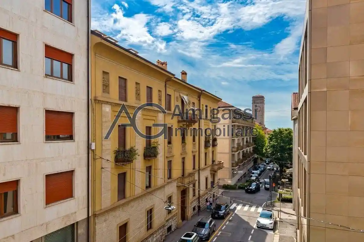 Appartamento in vendita a Bergamo