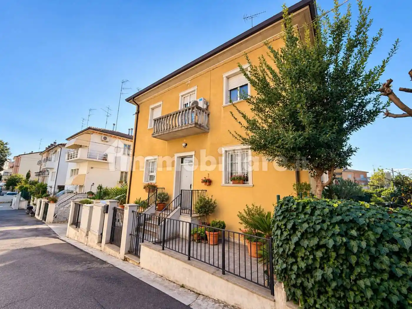 Villa in vendita a Imola