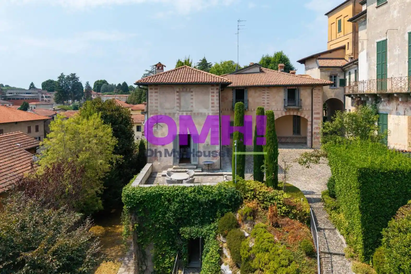 Villa in vendita a Azzate