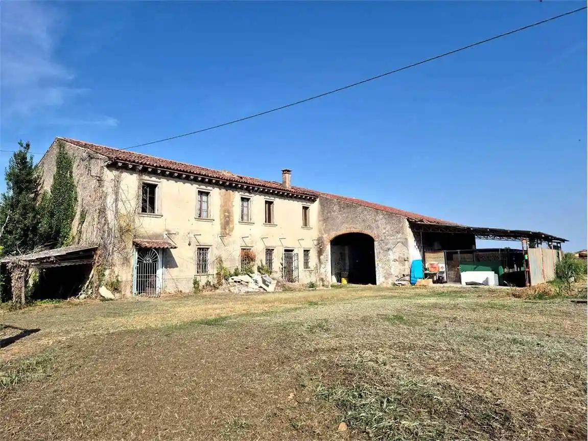 Casa indipendente in vendita a Nogarole Rocca
