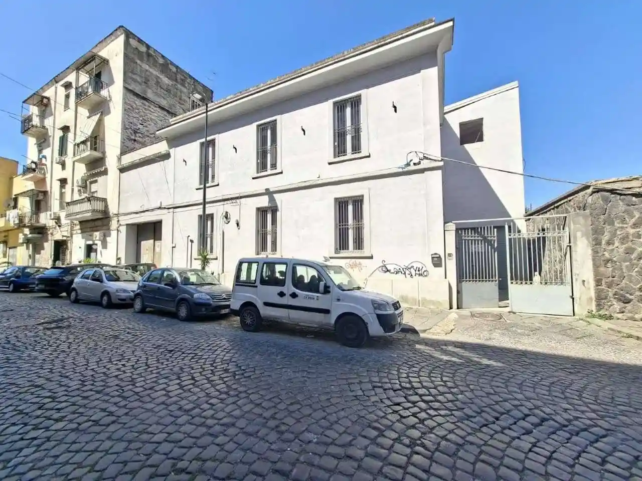 Palazzo - Edificio in vendita a Napoli