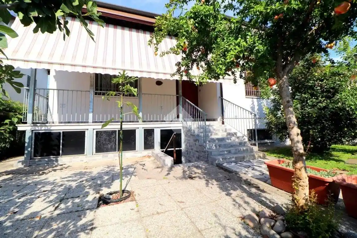 Villa in vendita a Goito