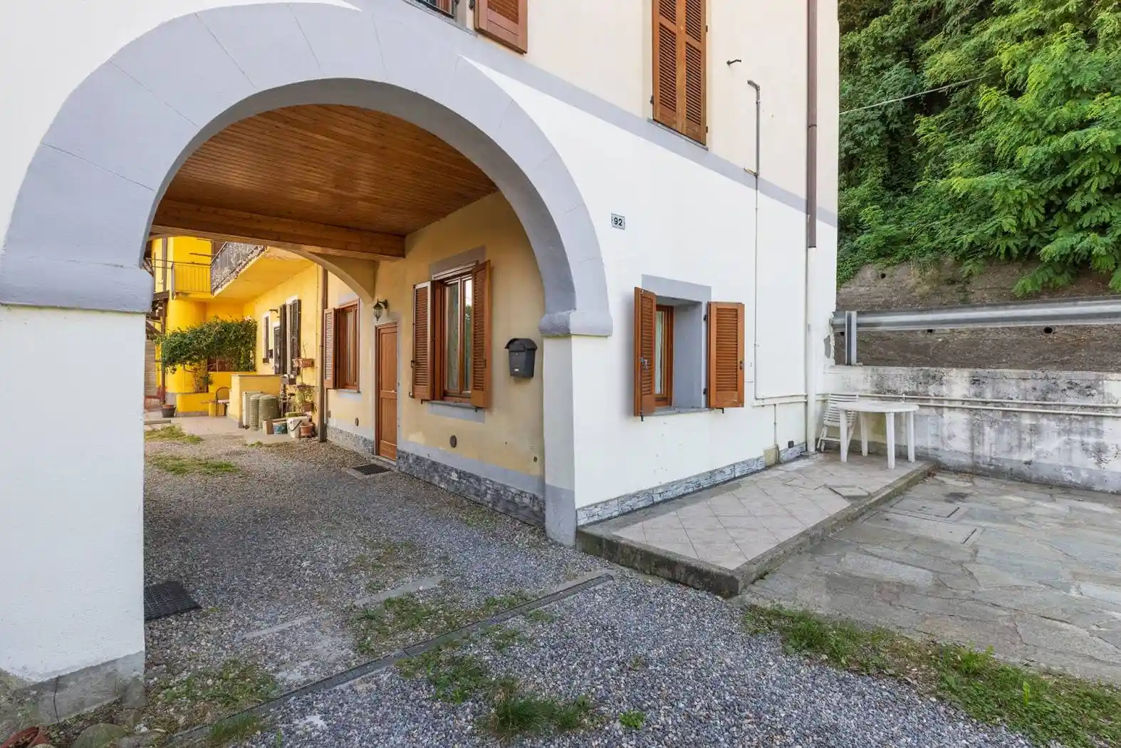 Appartamento in vendita a Lozza