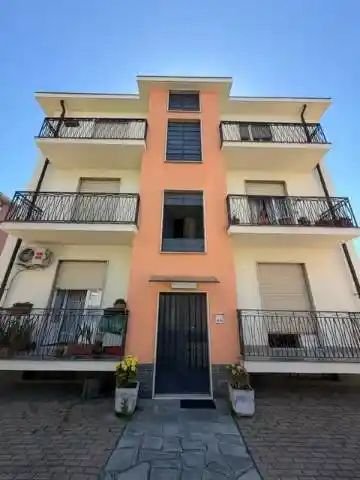 Palazzo - Edificio in vendita a Collegno