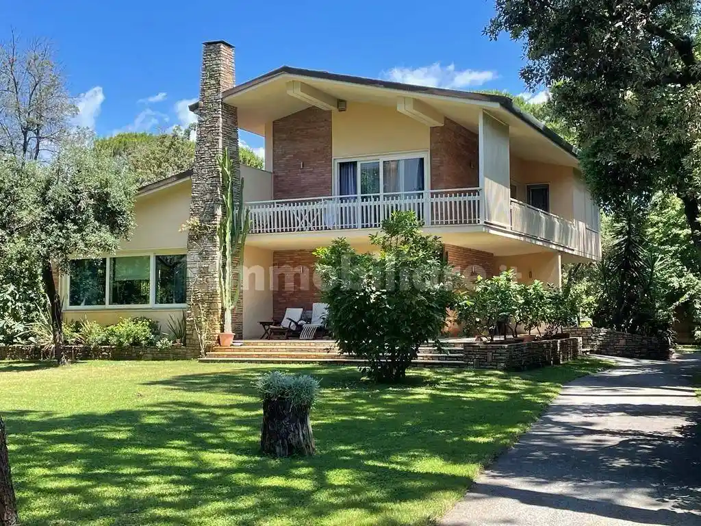 Villa in vendita a Pietrasanta