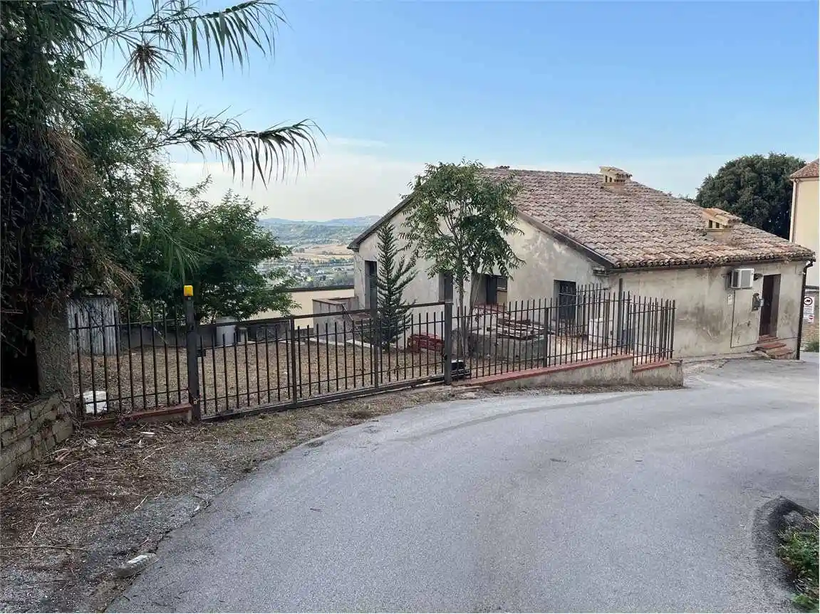 Villa in vendita a Loreto