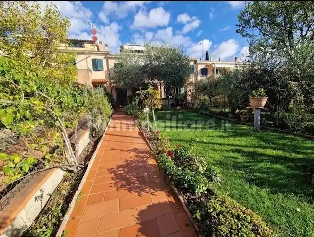 Casa indipendente in vendita a Firenze