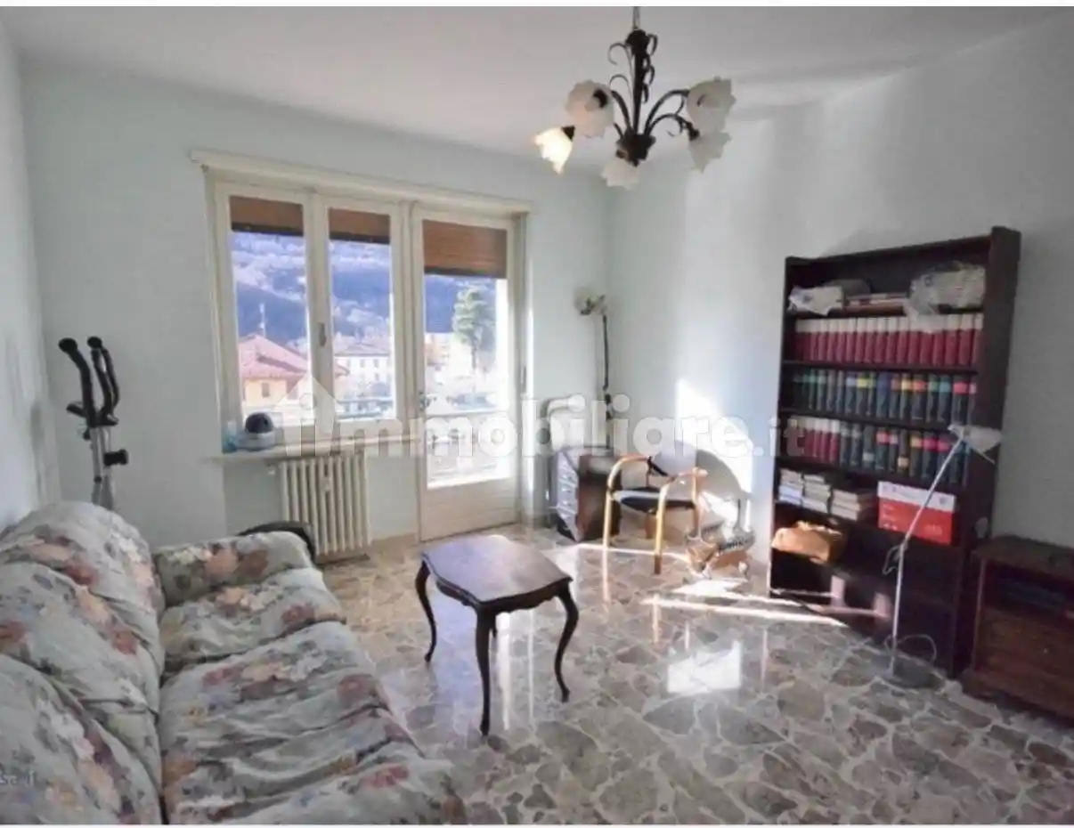 Palazzo - Edificio in vendita a Torre Pellice