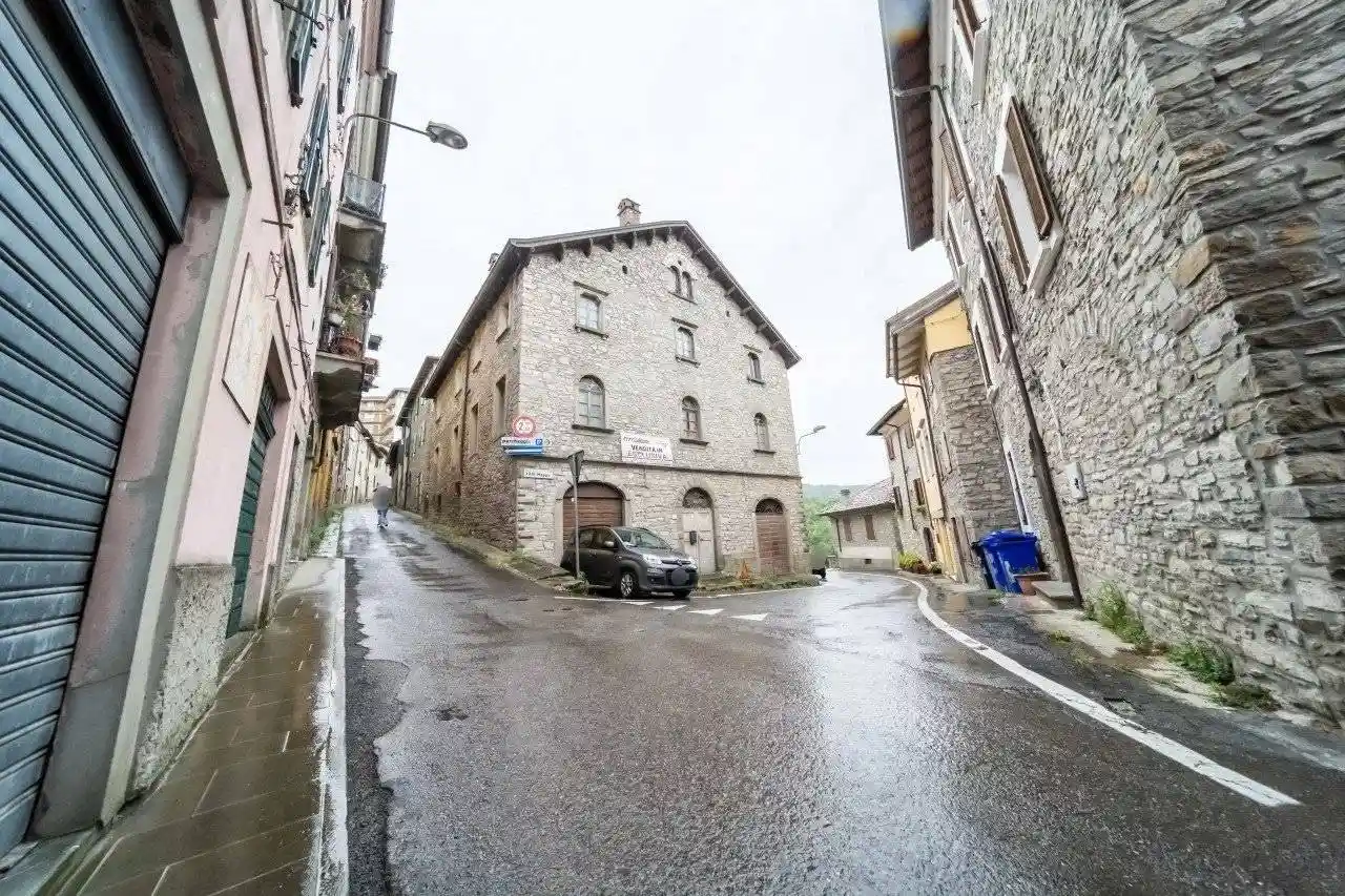 Appartamento in vendita a Corniglio