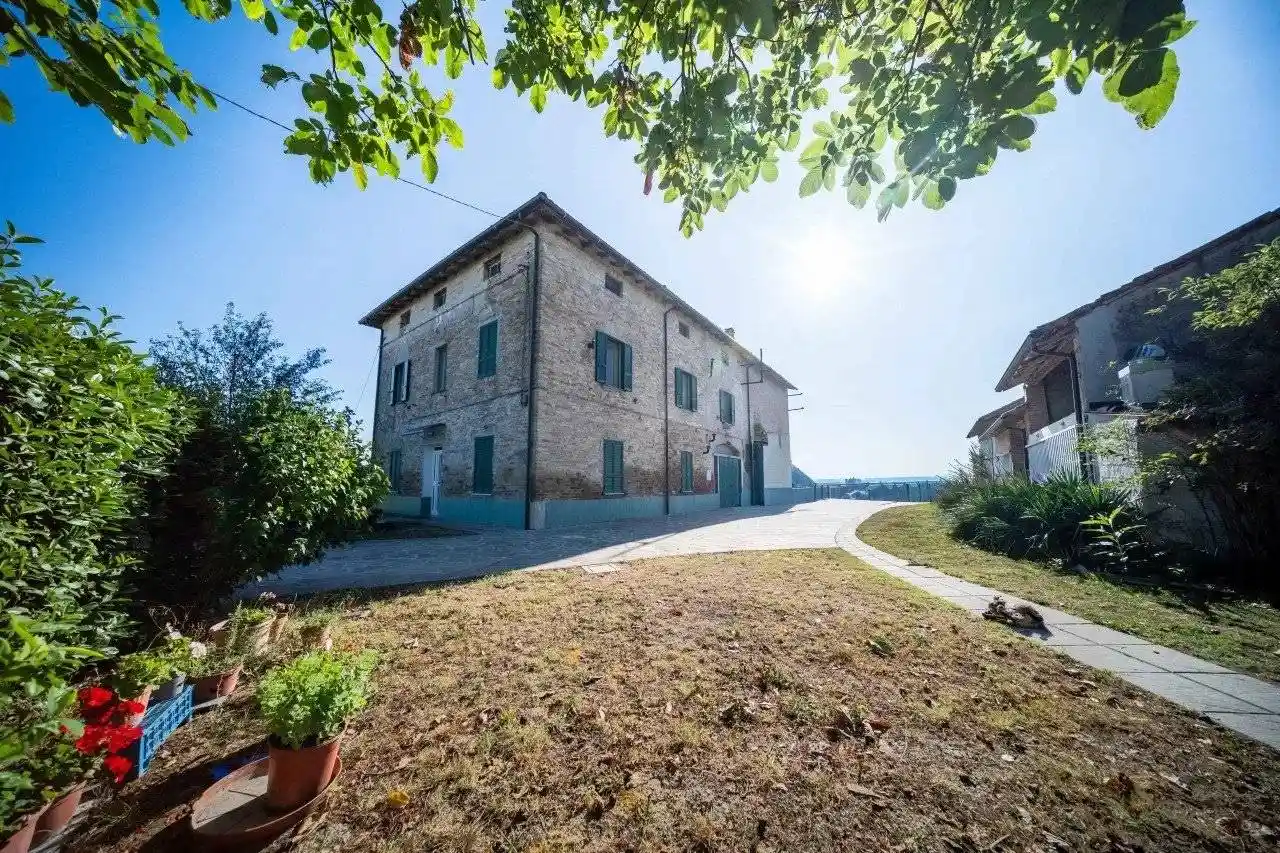 Appartamento in vendita a Soragna