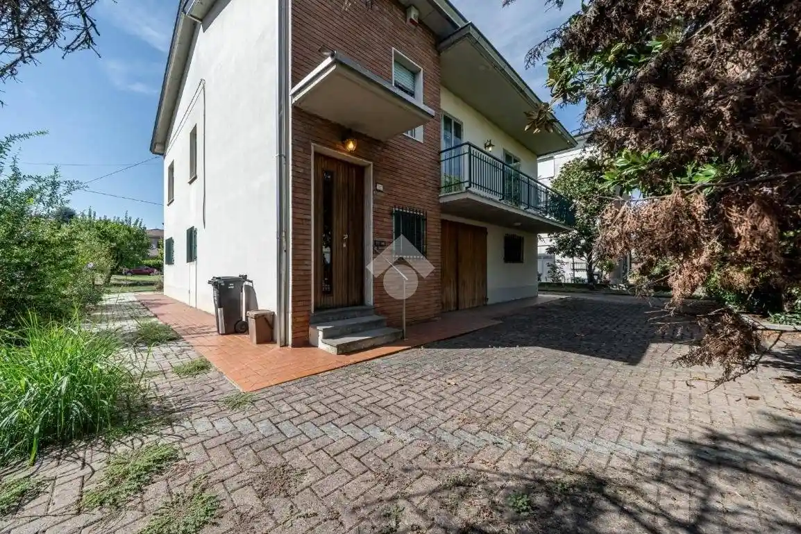 Villa in vendita a Sant'Ilario d'Enza