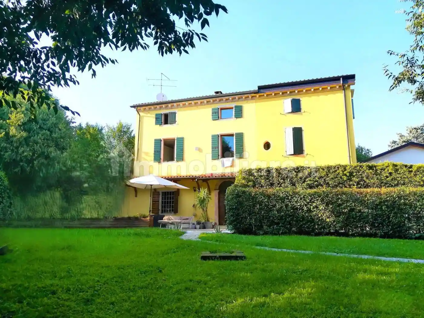 Casa indipendente in vendita a Peschiera del Garda