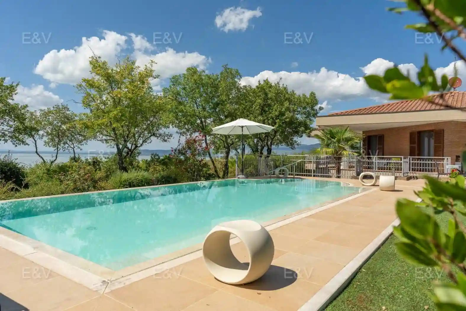 Villa - foto 2