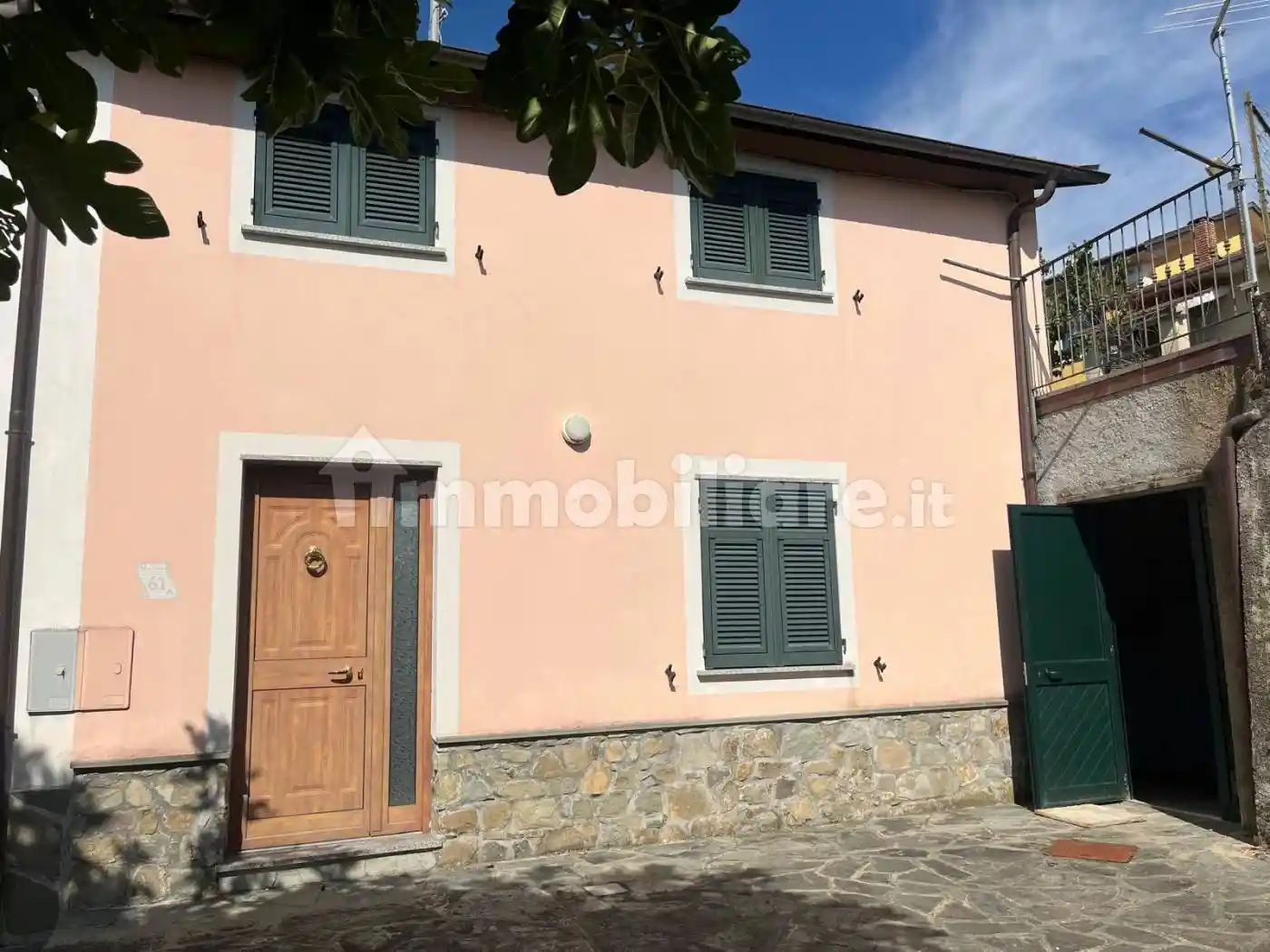 Casa indipendente in vendita a Varese Ligure