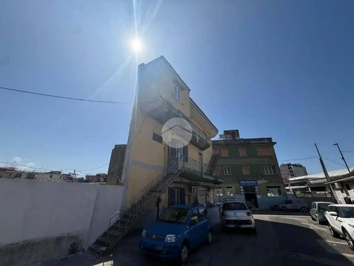 Appartamento in vendita a Napoli