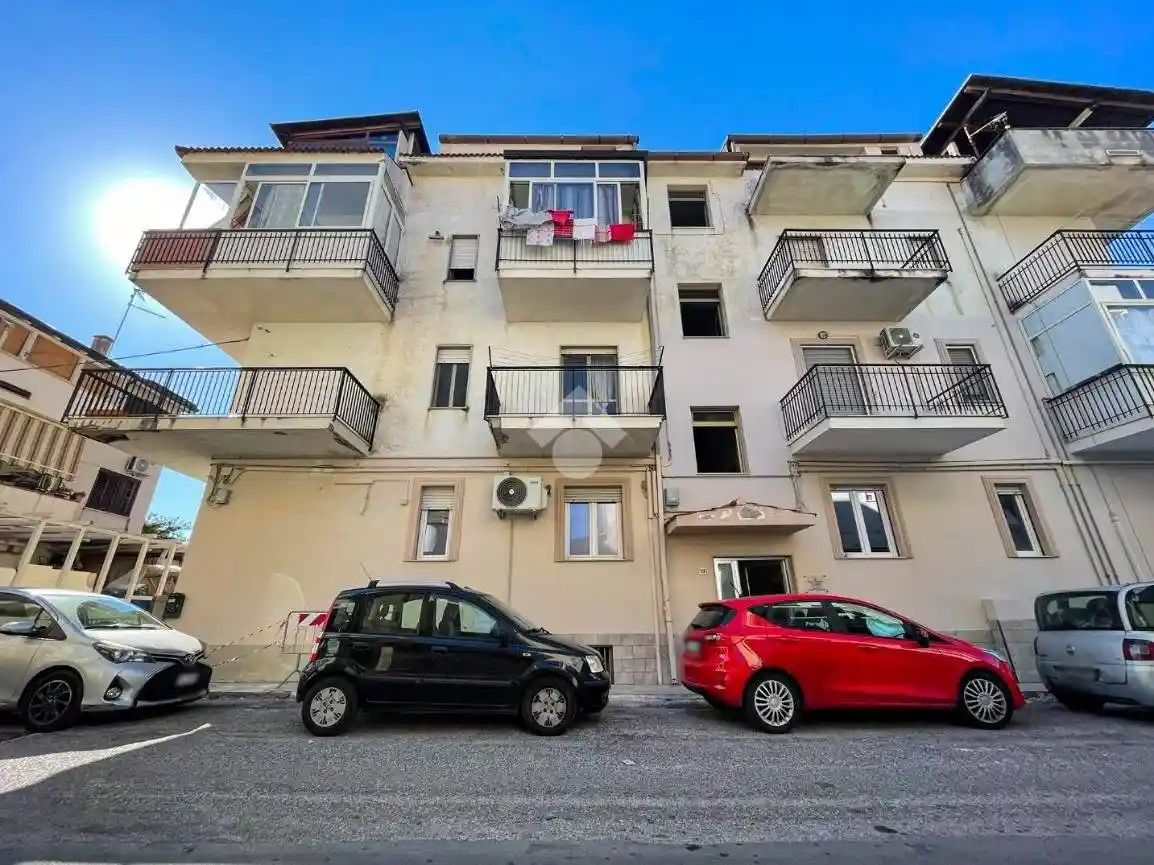 Appartamento in vendita a Falerna