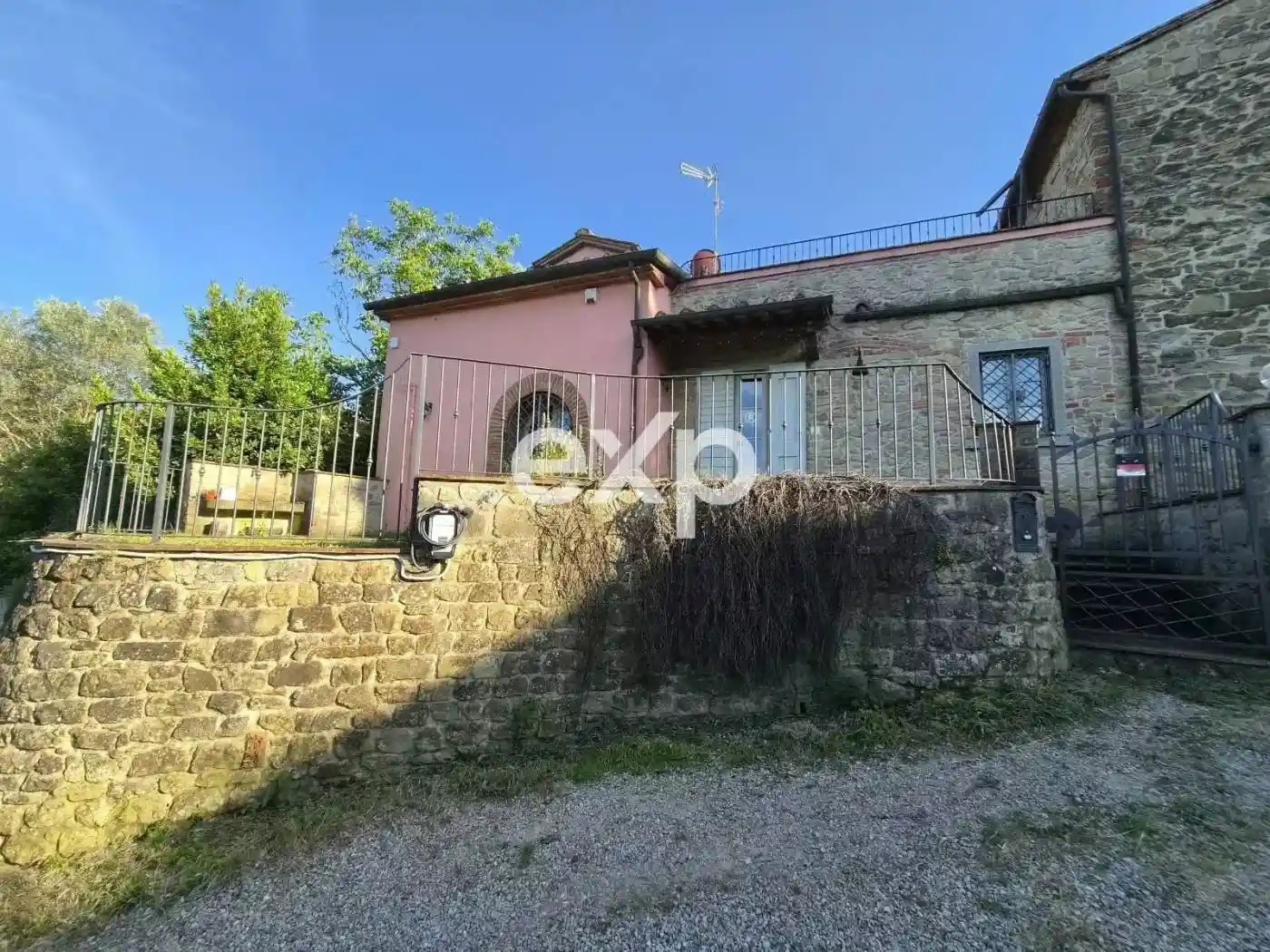 Casa indipendente in vendita a Arezzo