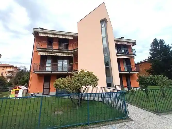 Appartamento in vendita a Gavirate