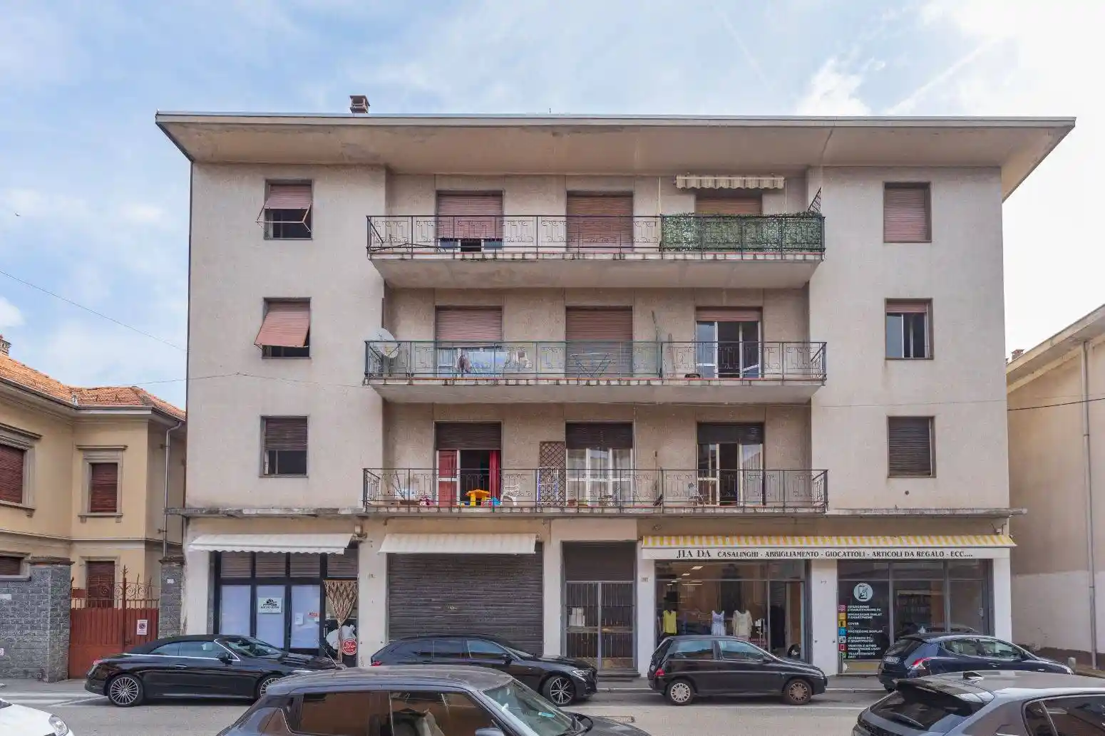 Palazzo - Edificio in vendita a Borgomanero