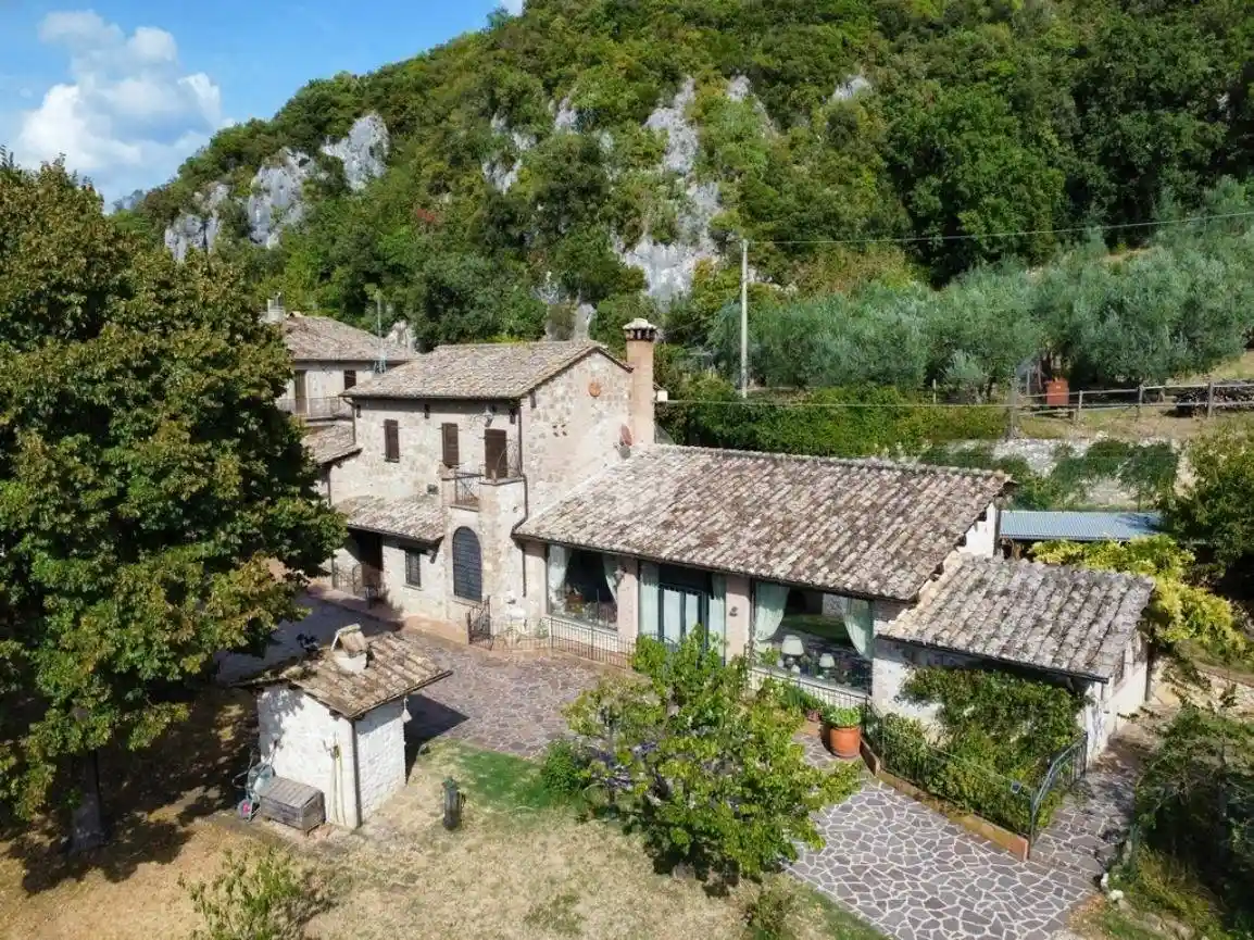 Villa in vendita a Calvi dell'Umbria