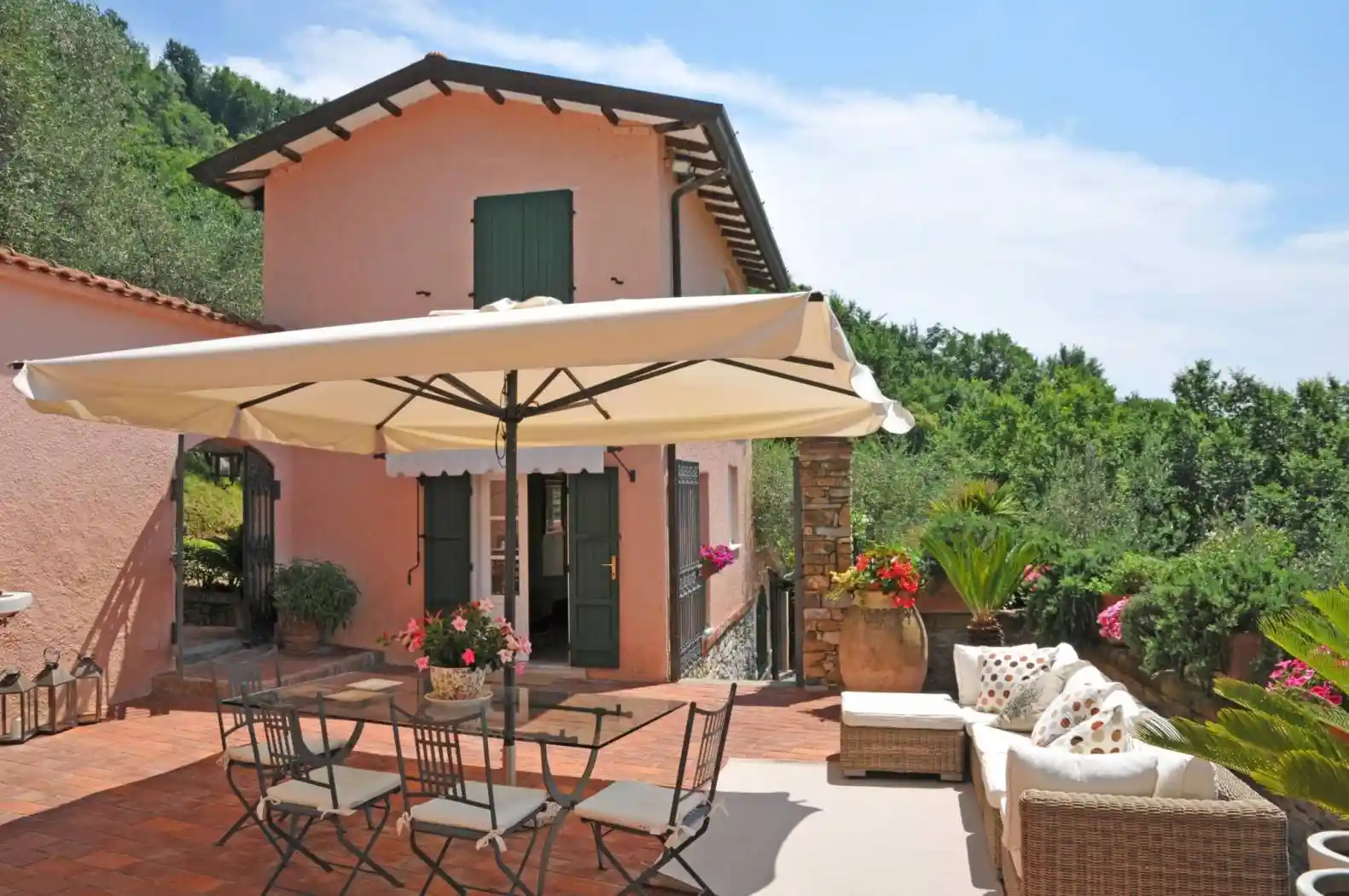 Villa in vendita a Luni