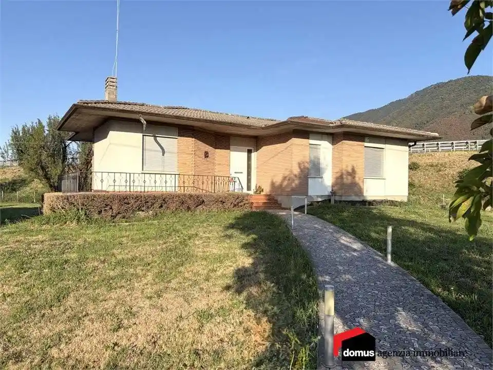 Villa in vendita a Piovene Rocchette