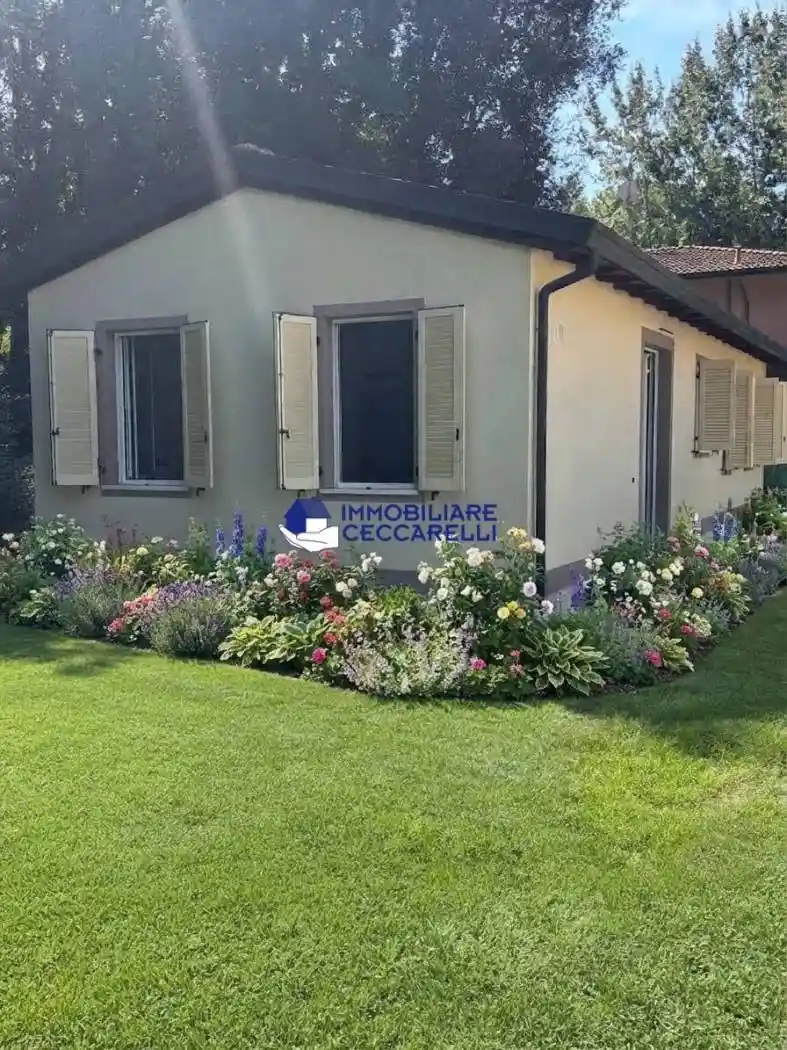Casa indipendente in vendita a Massa