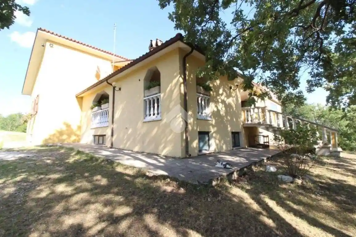 Villa in vendita a Poggio San Lorenzo
