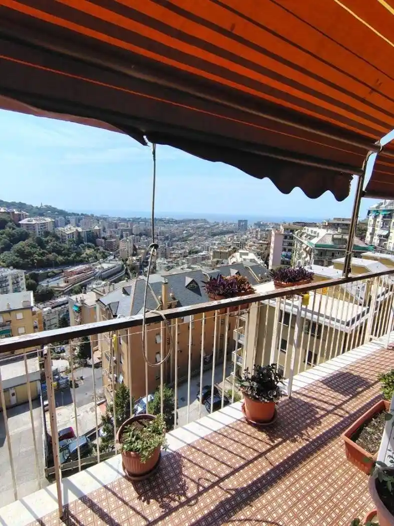 Appartamento in vendita a Genova