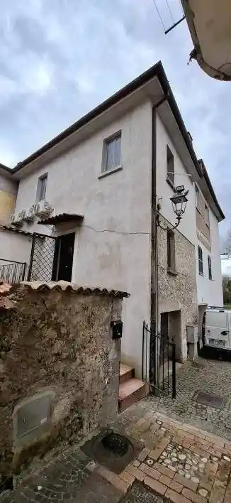 Casa indipendente in vendita a San Giorgio a Liri