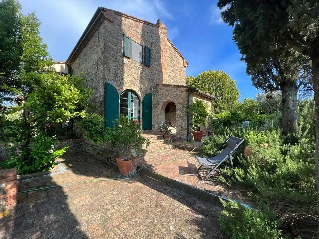 Villa in vendita a Guardistallo