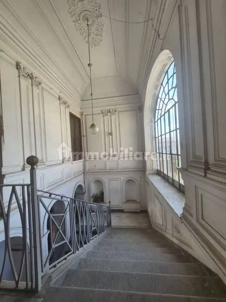 Palazzo - Edificio in vendita a Casapulla