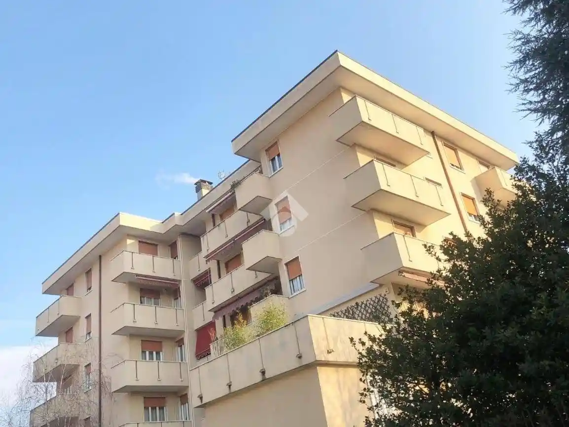 Appartamento in vendita a Seregno