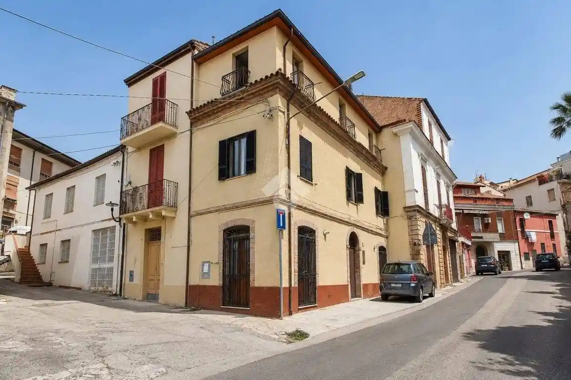 Casa indipendente in vendita a Mosciano Sant'Angelo