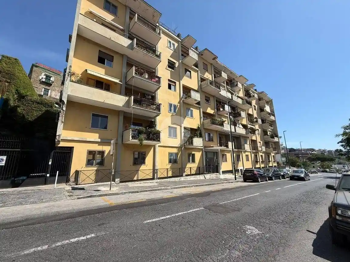 Appartamento in vendita a Napoli