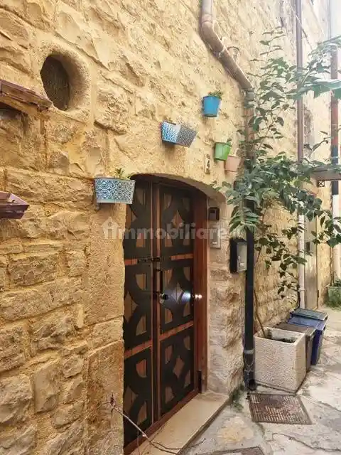 Palazzo - Edificio in vendita a Bisceglie