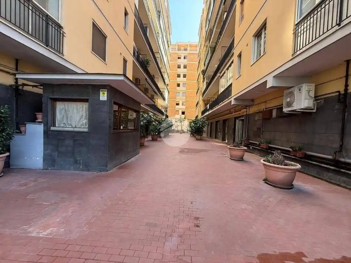 Appartamento in vendita a Napoli
