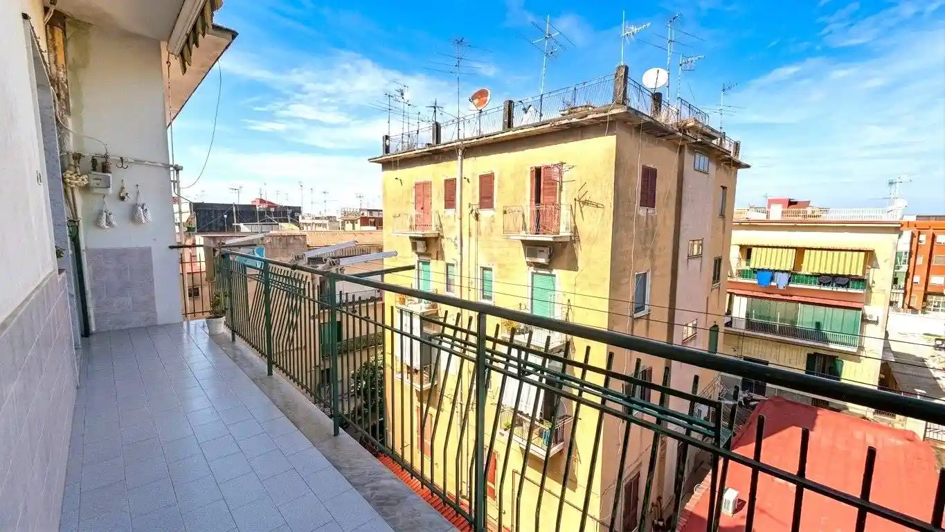Appartamento in vendita a Napoli