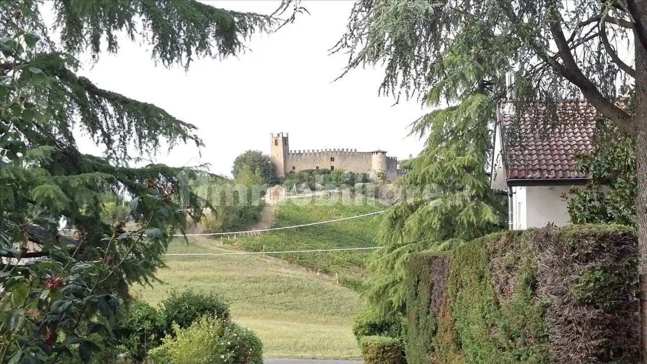 Casa indipendente in vendita a Carpaneto Piacentino
