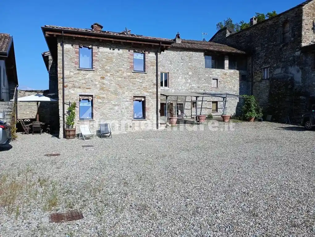 Rustico - Casale in affitto a Travo