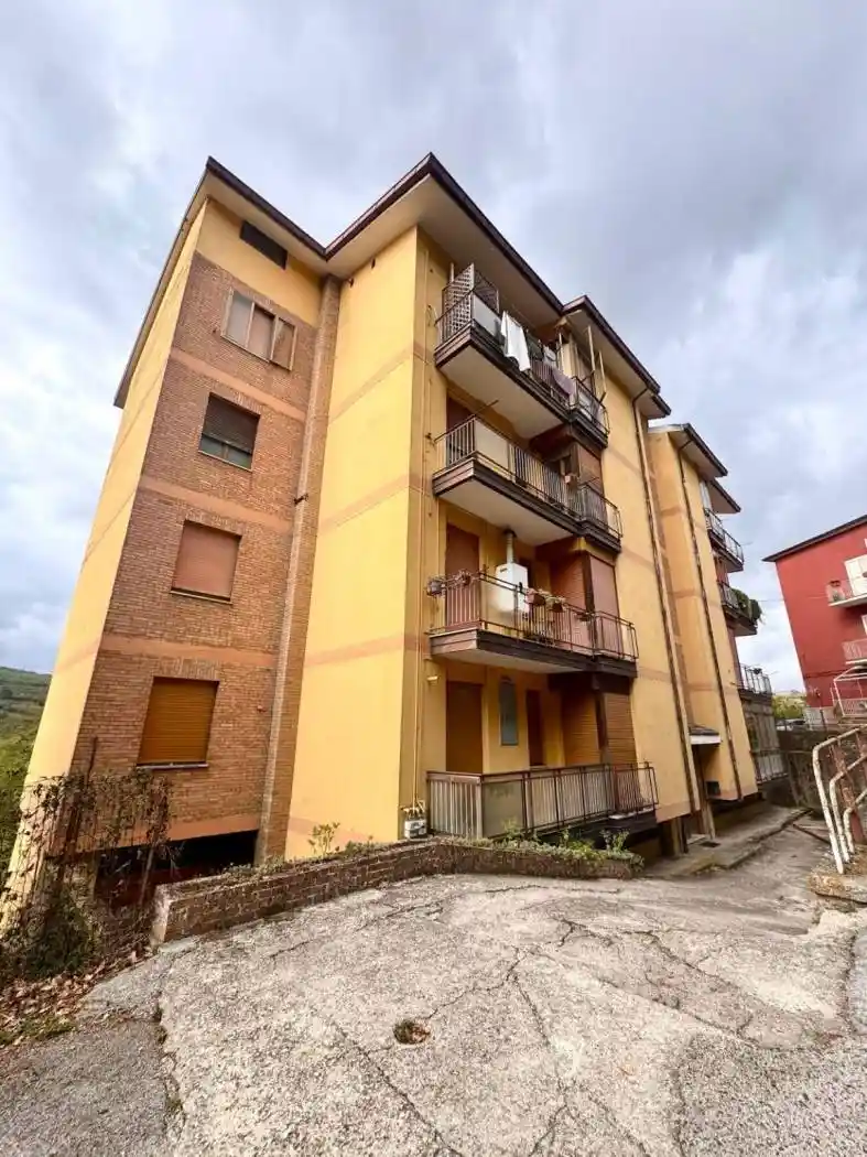 Appartamento in vendita a Tufo