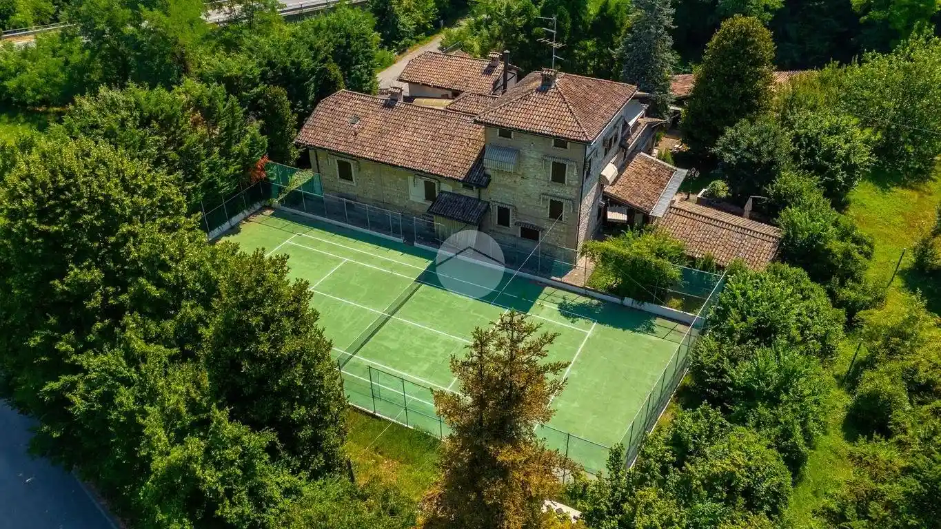 Villa in vendita a Albinea