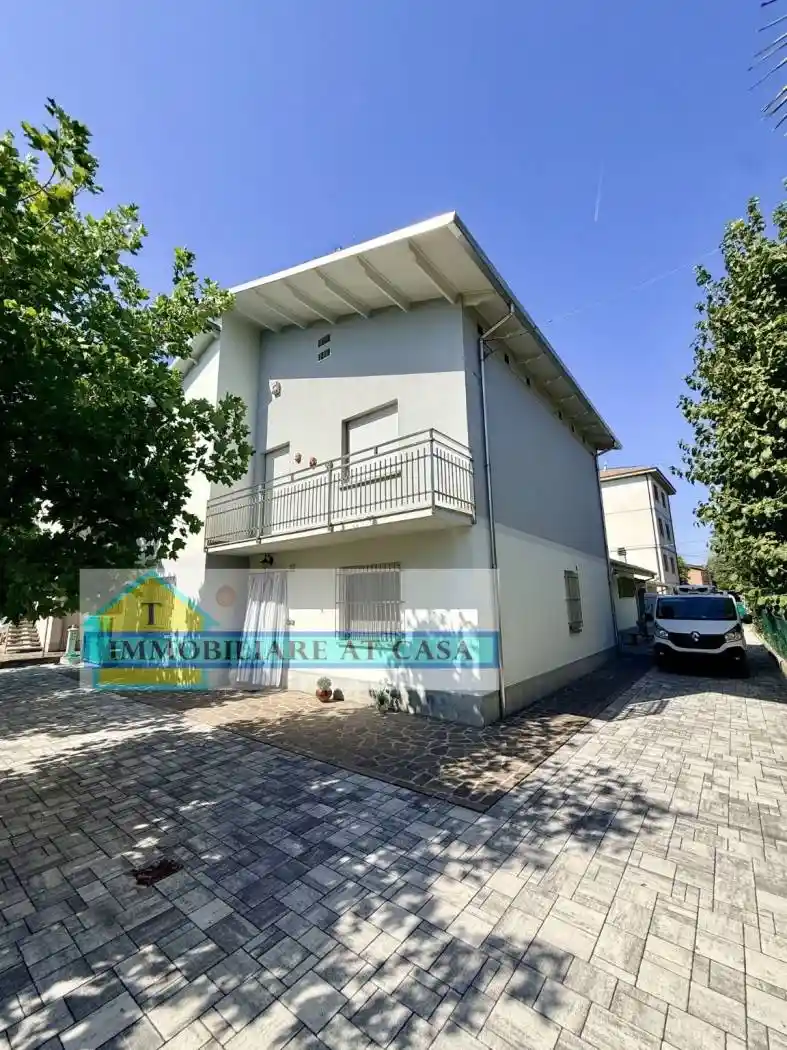 Villa in vendita a Correggio